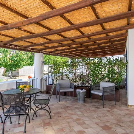 Vico San Lorenzo - A Salina Guest house