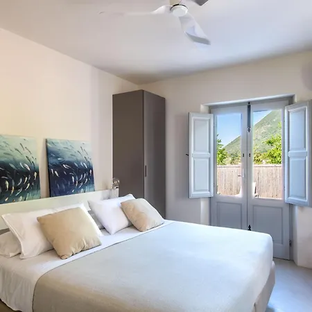 Vico San Lorenzo - A Salina Guest house